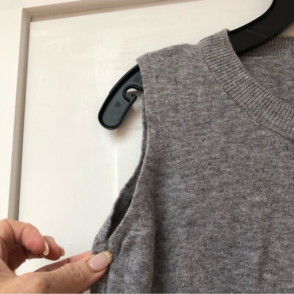 Coco + Carmen grey sweater vest Crewneck soft stretchy lightweight L/XL - Picture 4 of 8